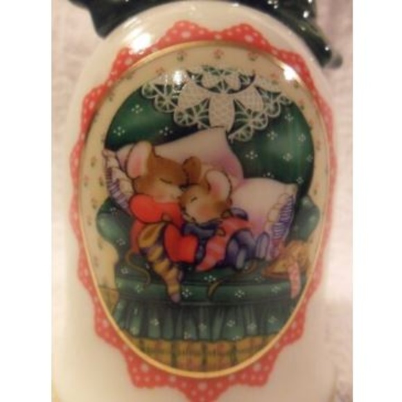 Avon Waiting for Santa Porcelain Christmas Bell - Picture 3 of 8